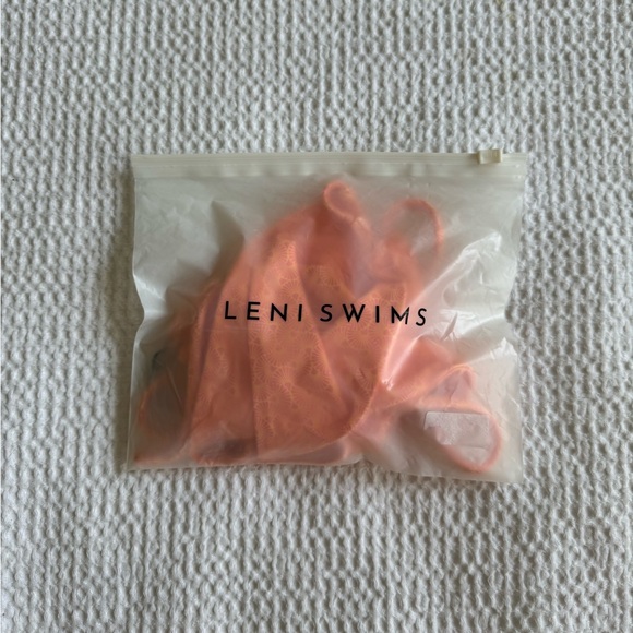 LENI SWIMS CAPRI BIKINI SET - Picture 5 of 7